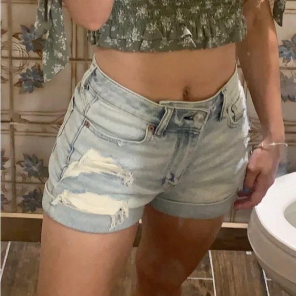 American Eagle Stretch Denim Mom Shorts - Picture 3 of 6
